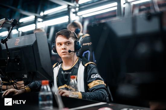 LNG中单Doinb公布自己当爸爸的消息